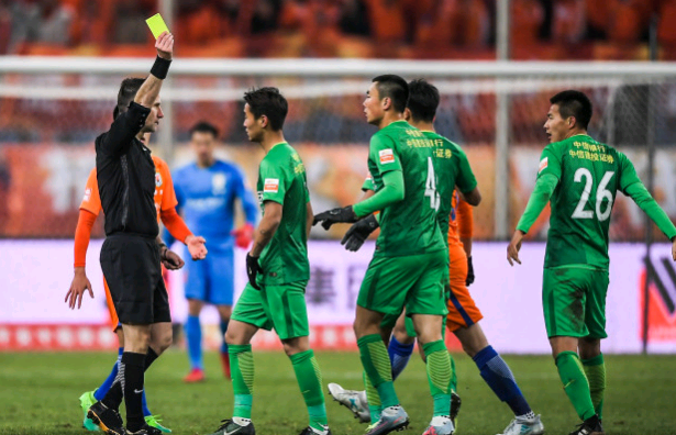 靠某一名球 靠某一名球