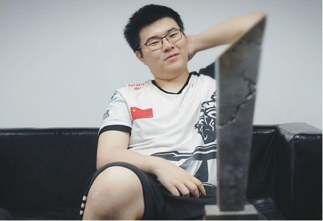 发了广泛讨 发了广泛讨