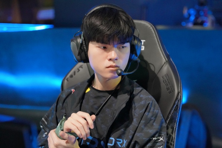 凭借预判与 凭借预判与